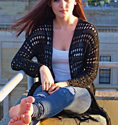 Kelly F pieds mignons