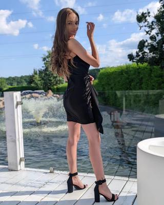 ルーマニアのティーンふしだらな女ミラ・ヒルデ