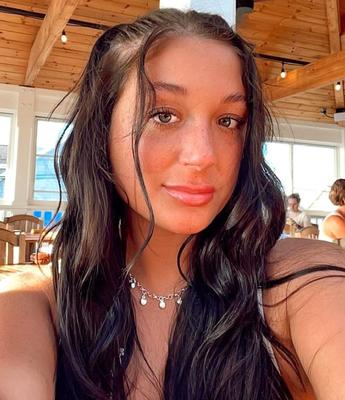 セクシーなチャブの女