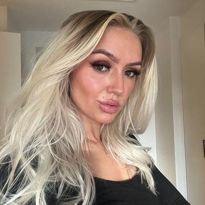Bimbos Chav суки, чтобы так быстро погладить и истощать наши полные шарики
