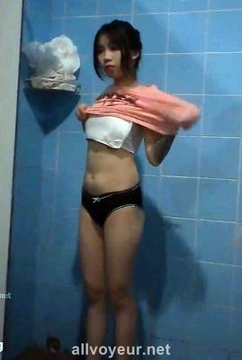 Bath Club na China trocando de roupa e filmado secretamente