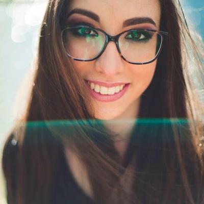 Sexy Larissa for tributes