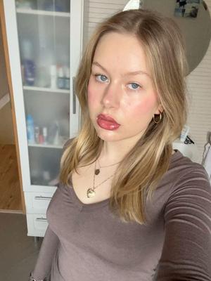P interest In Beauty Focus on Youthful Models College and Up