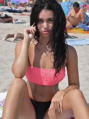 Young Nanna Nudist se tapa