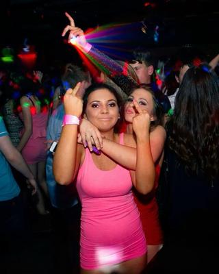 Irish Chav Party TNS en tacones altos