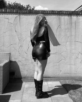 dutch leather slut Merle Wigger