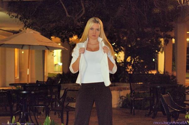 Alison Angel por noite na cidade