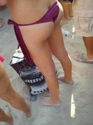 Teen ass at beach concert 