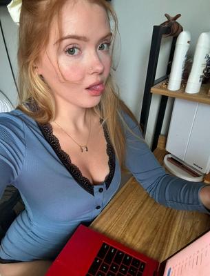 Superbe adolescente rousse
