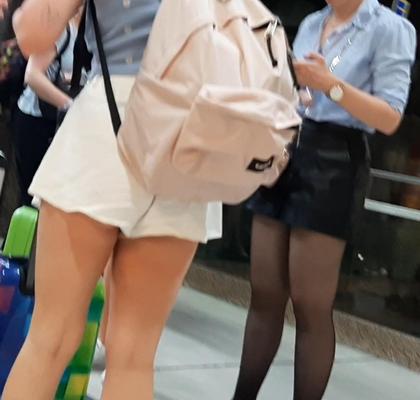 Streetgirls in shorts 