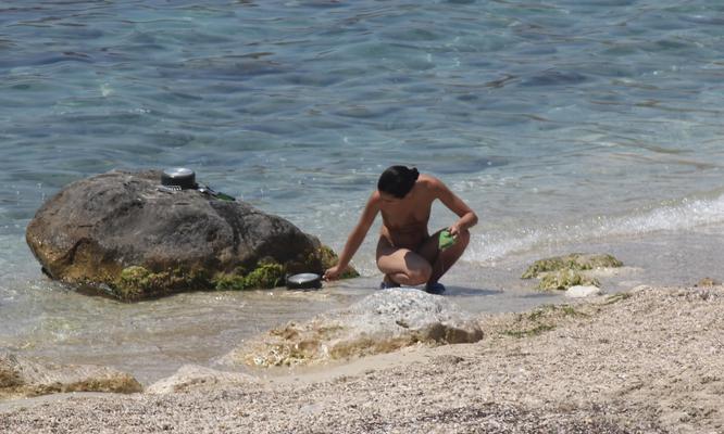 Somewhere on the beach Vol. LV