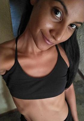 Flaco latina Rossana B. In Black Undies Net Slut expuesta