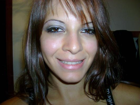 Italian girlfriend with big areolas posing for bf