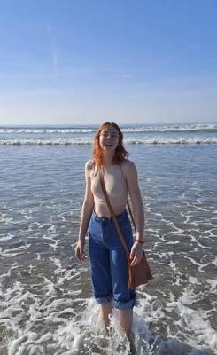 Julie nua