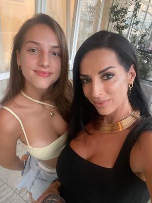 Non Nude Daughters Mixed 
