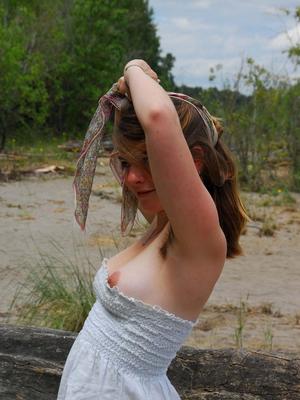 HippieGoddess ARAYA Hairy amateur strips off