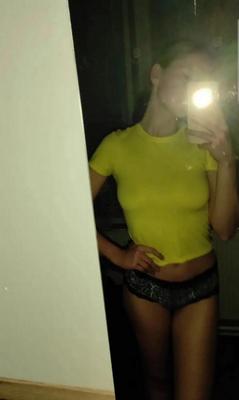 Vera desnuda selfie