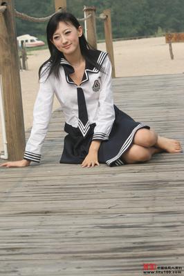 litu ZHANG T An afternoon at the beach (NN)