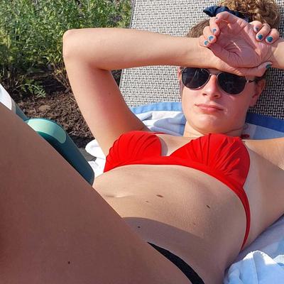 Candid Teen's Feet at swimming pool