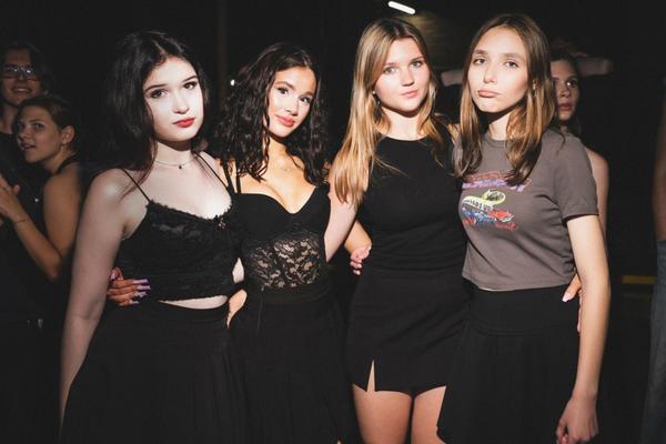 Non Nude Daughters Mixed 