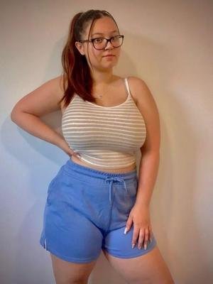 Damas encantadoras construidas para meterte en problemas (Young y Thicc)