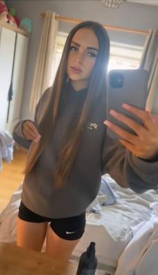 Petite teenie CHAV ready for hole busting & load dumping