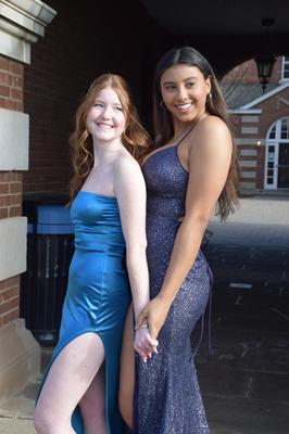...........,, LESBIAN OR BEST FRIENDS,,,,,,YOU CHOOSE.....,,,