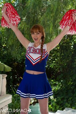 Marie McCray la pom-pom girl chaude