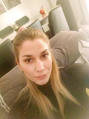 Puta joven cachonda y hermosa